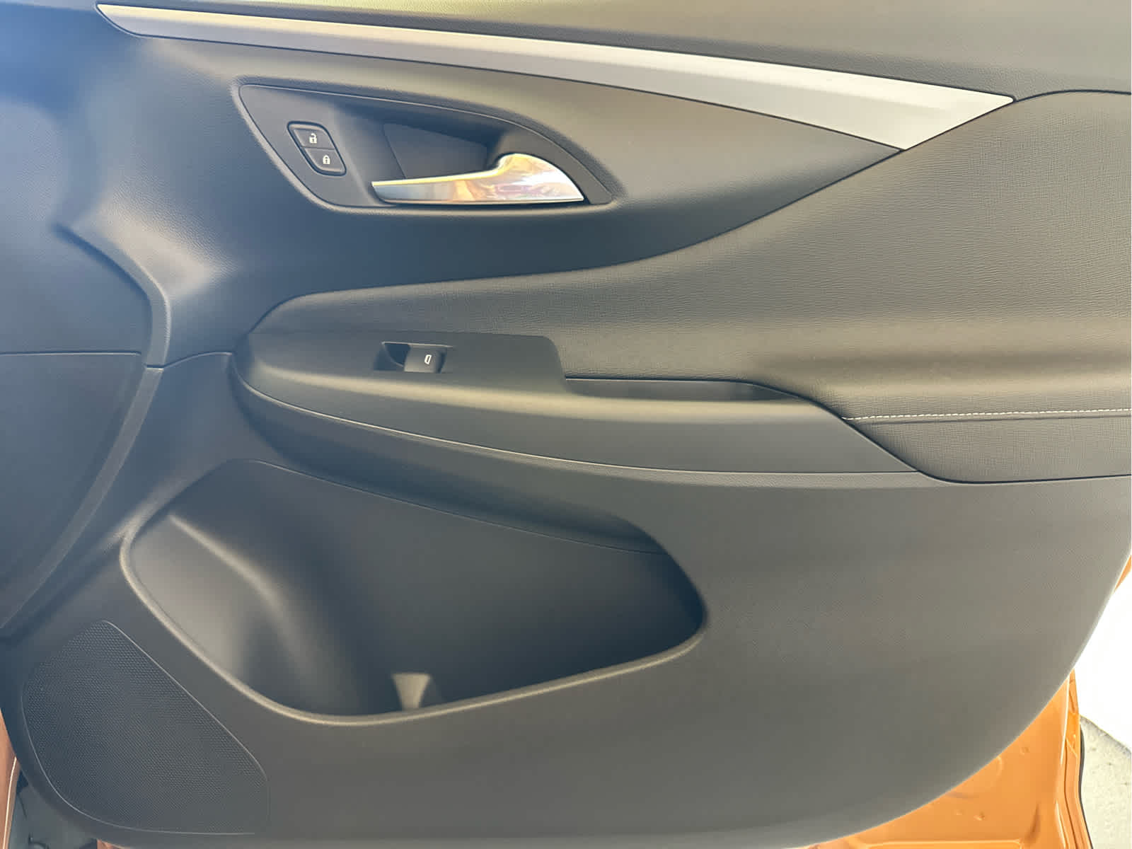 Vehicle image 27 of 48