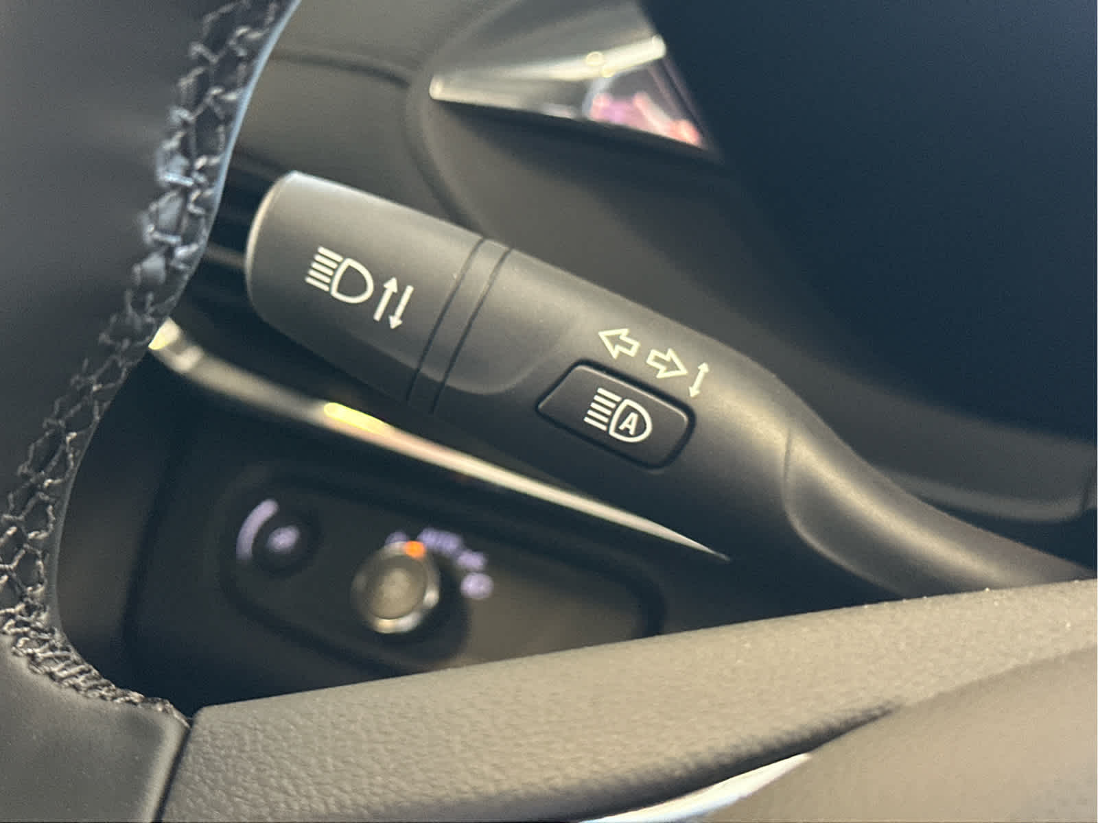 Vehicle image 37 of 48