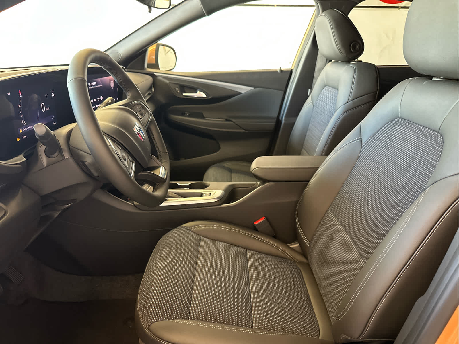 Vehicle image 14 of 48