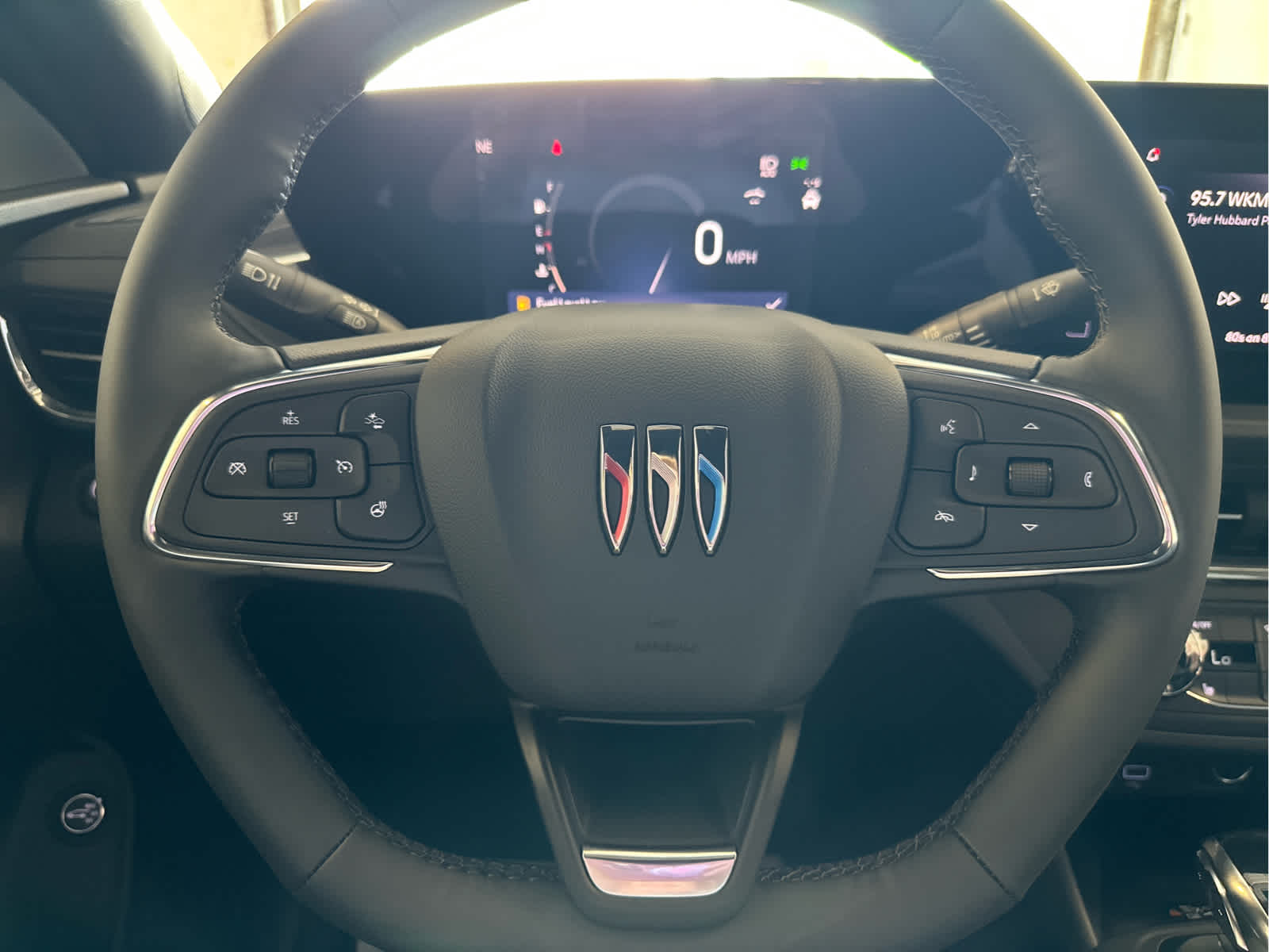 Vehicle image 33 of 48