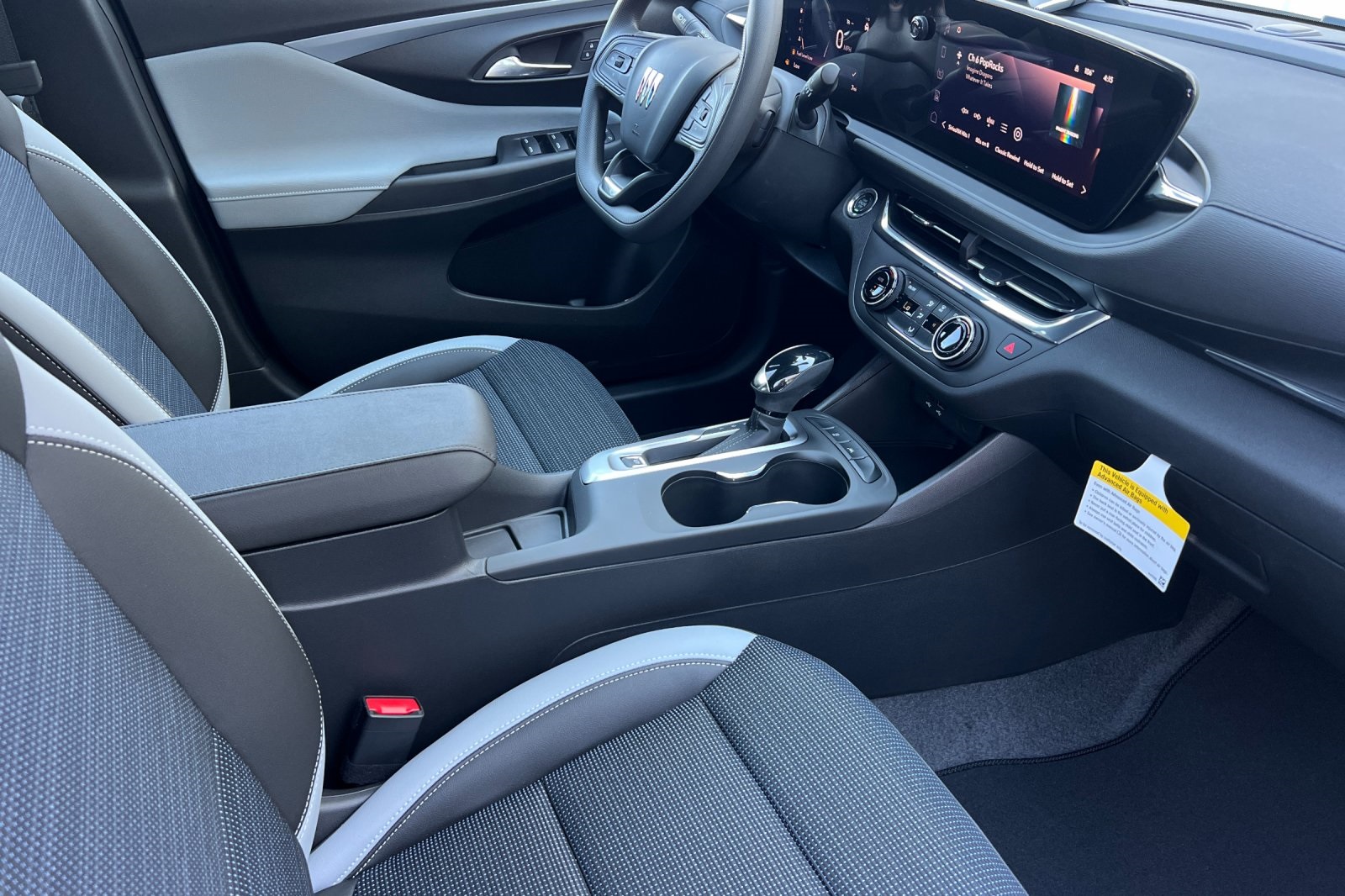Vehicle image 24 of 31