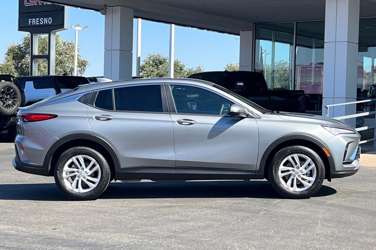 Vehicle image 4 of 31