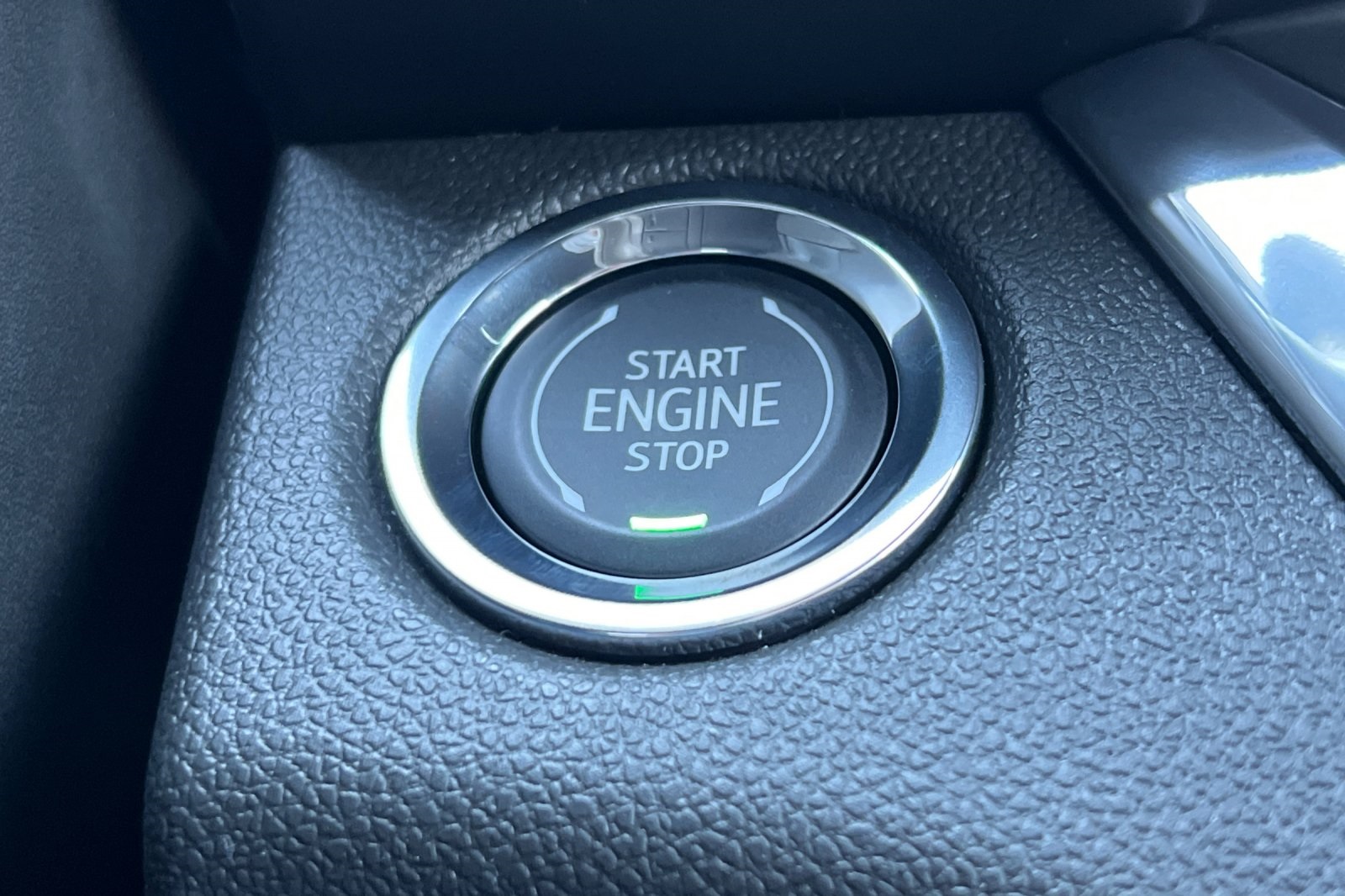 Vehicle image 21 of 31
