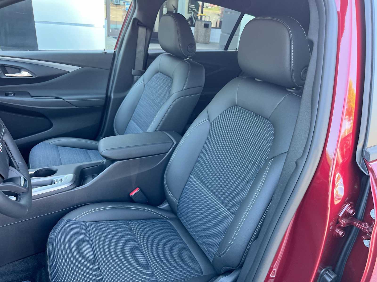 2025 Buick Envista Preferred Image 16 of 25