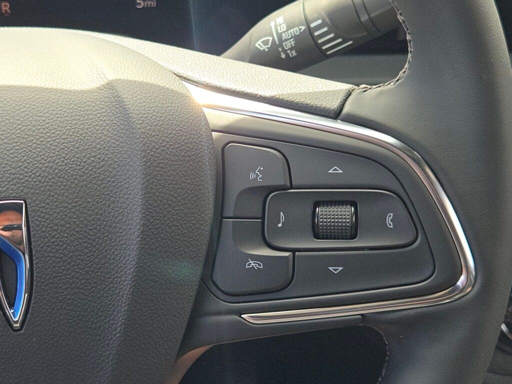 Vehicle image 32 of 34