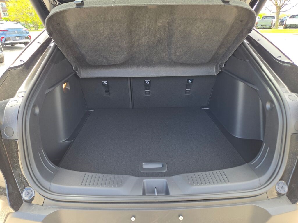 Vehicle image 18 of 34