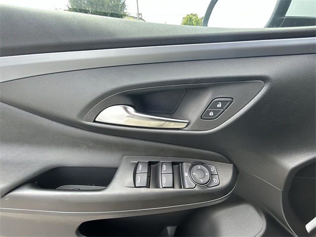 Vehicle image 37 of 44