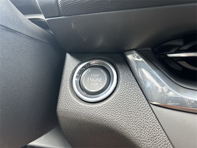 Vehicle image 41 of 44