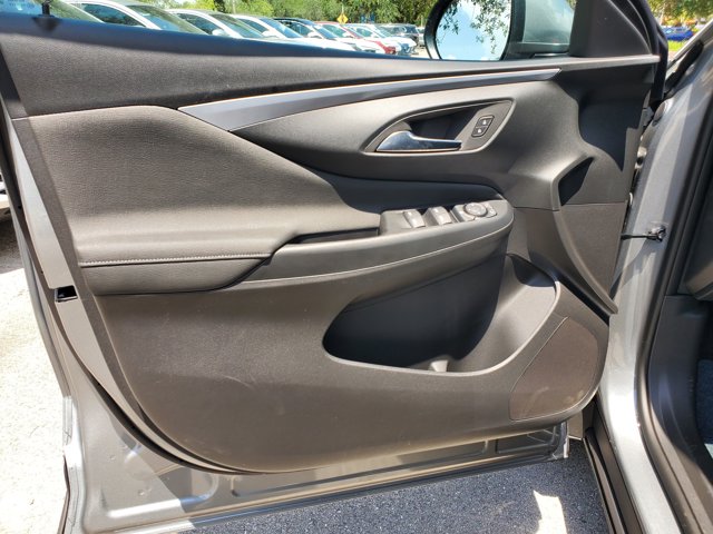Vehicle image 11 of 17