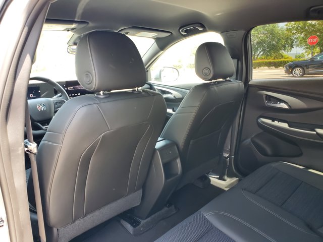 Vehicle image 7 of 17