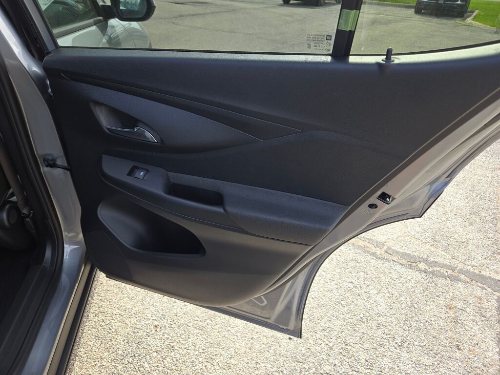 Vehicle image 13 of 37
