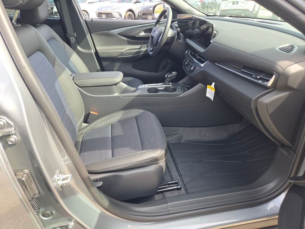 Vehicle image 10 of 37