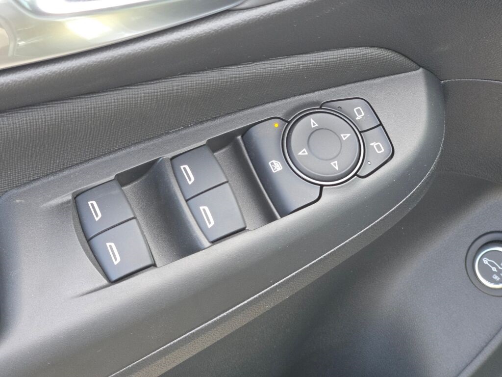 Vehicle image 24 of 37