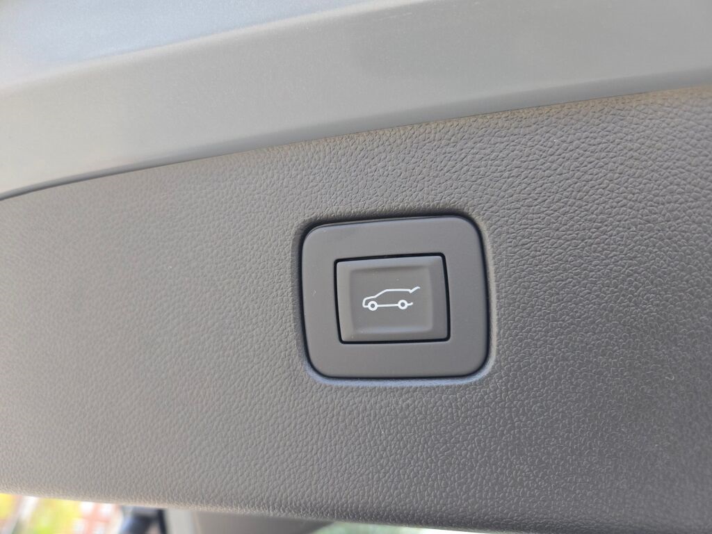 Vehicle image 20 of 37