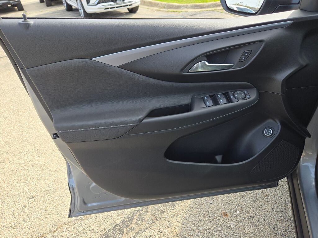 Vehicle image 23 of 37