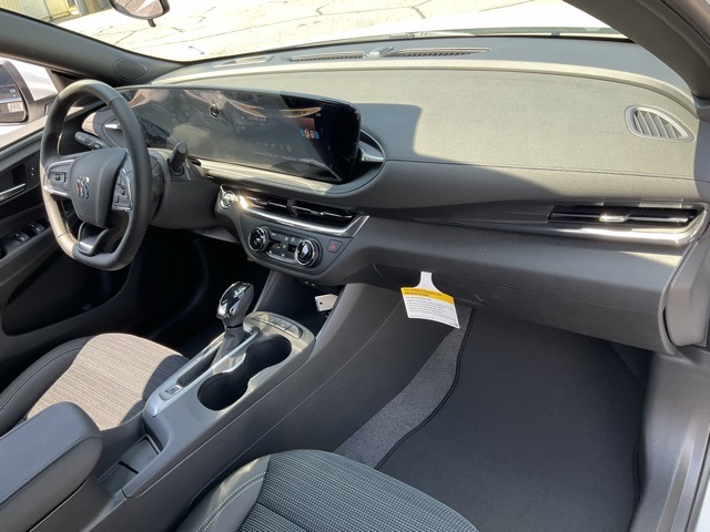 Vehicle image 15 of 24