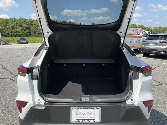 Vehicle image 8 of 24