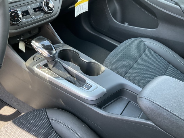 Vehicle image 18 of 24