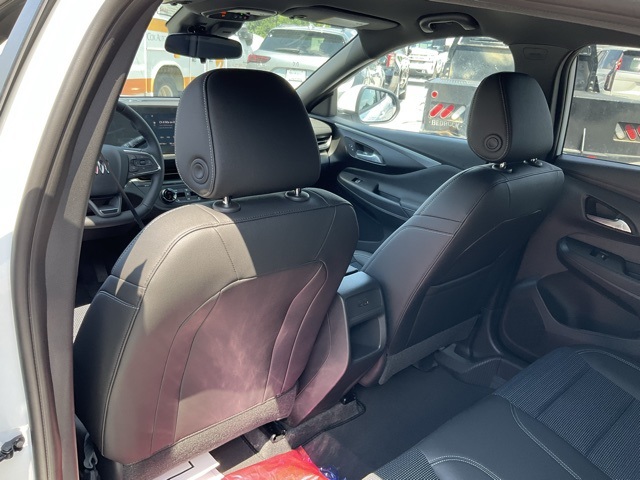 Vehicle image 13 of 24