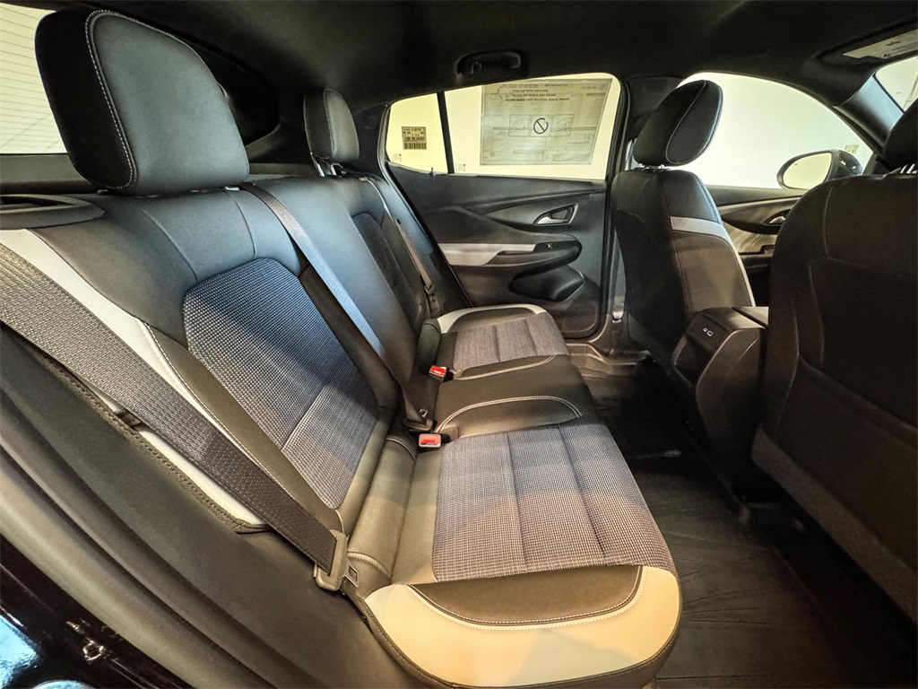 2025 Buick Envista Preferred Image 16 of 45