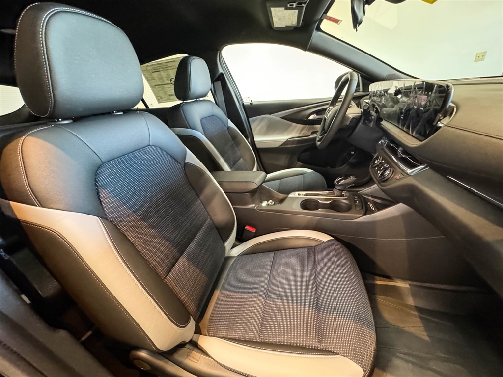 2025 Buick Envista Preferred Image 19 of 45