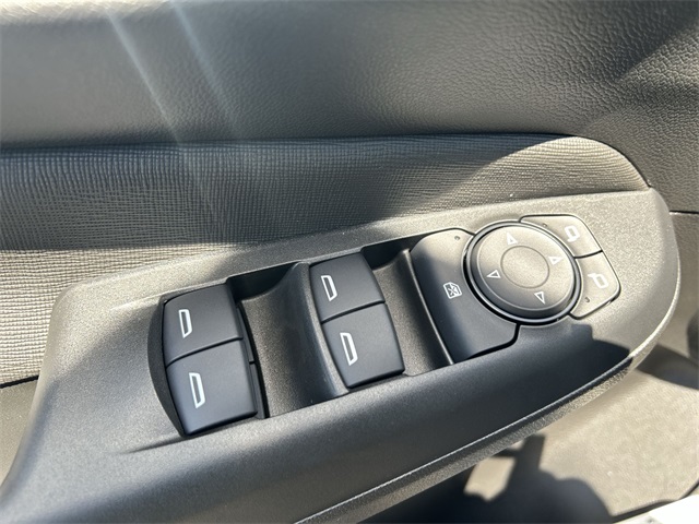 Vehicle image 38 of 45