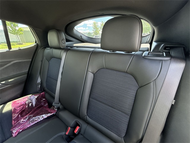 Vehicle image 39 of 45