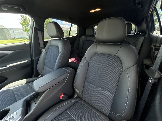 Vehicle image 34 of 45