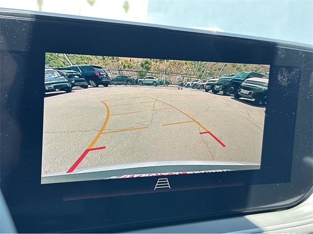 Vehicle image 18 of 34