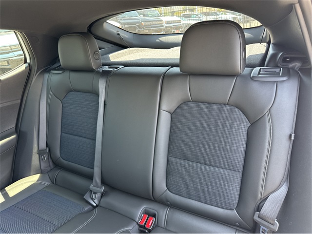 Vehicle image 9 of 34
