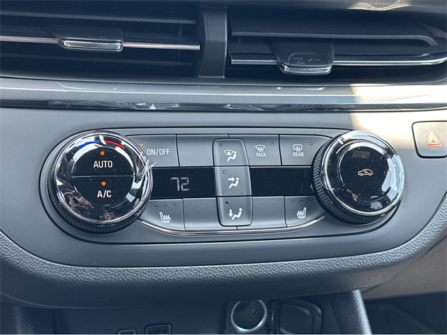 Vehicle image 33 of 34