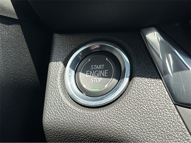 Vehicle image 26 of 34