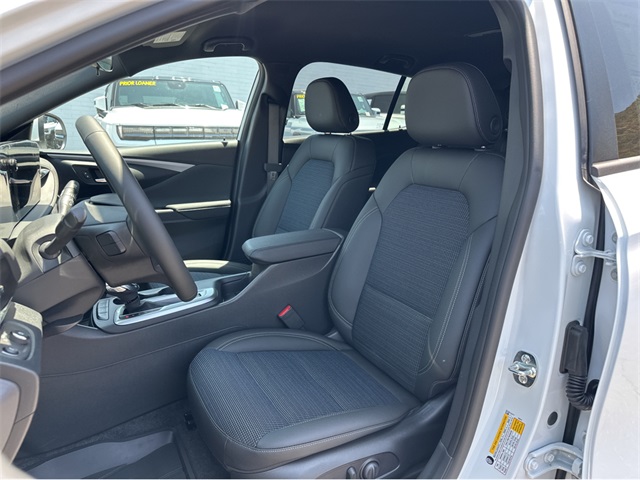 Vehicle image 11 of 34