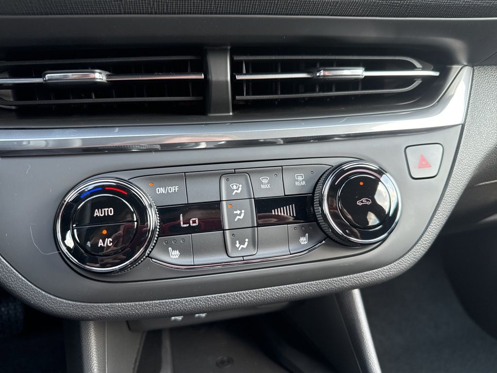 2025 Buick Envista Preferred Image 31 of 51