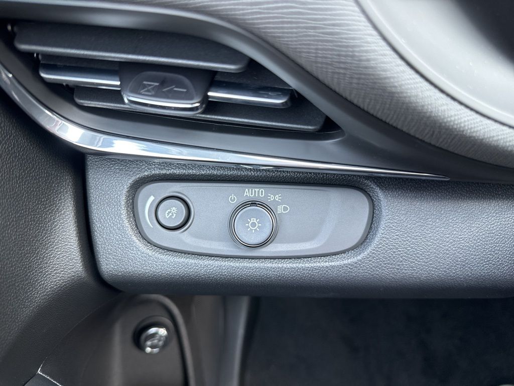 2025 Buick Envista Preferred Image 34 of 51