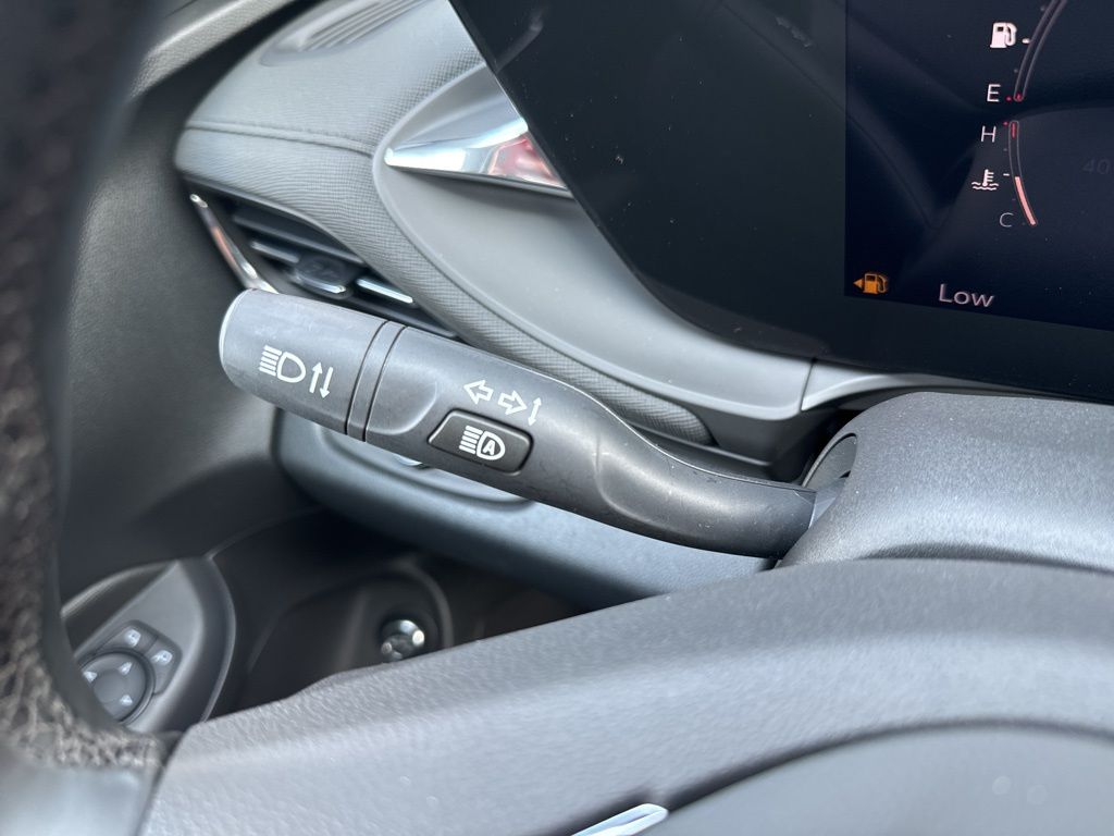 2025 Buick Envista Preferred Image 33 of 51