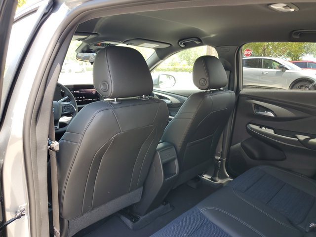 Vehicle image 7 of 15