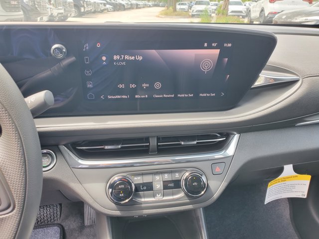 Vehicle image 11 of 16