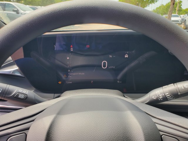 Vehicle image 14 of 16