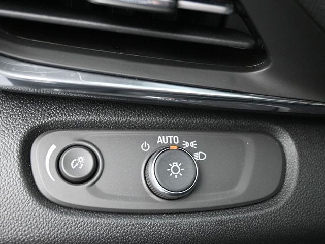 Vehicle image 32 of 47