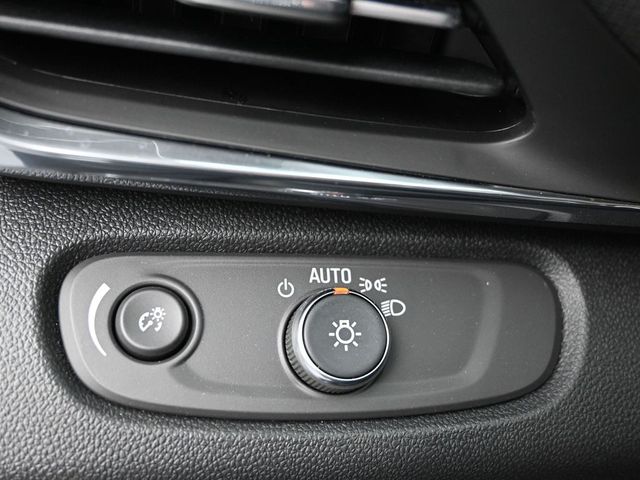 Vehicle image 33 of 47