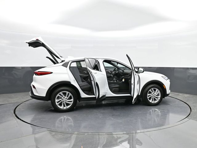 Vehicle image 17 of 47