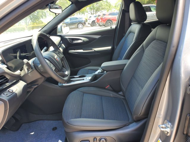 Vehicle image 9 of 18