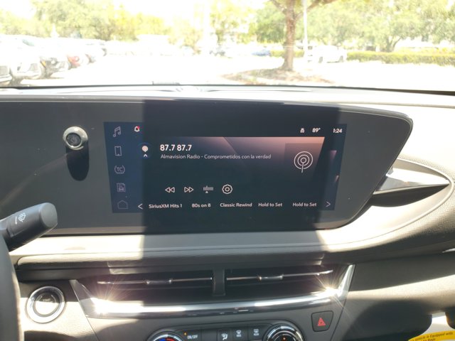 Vehicle image 16 of 18