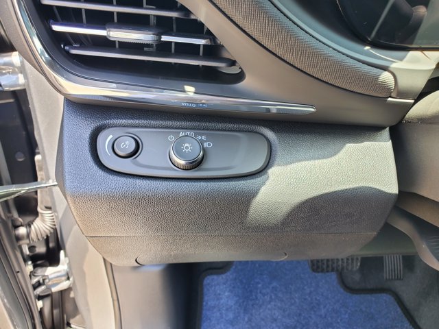 Vehicle image 13 of 18