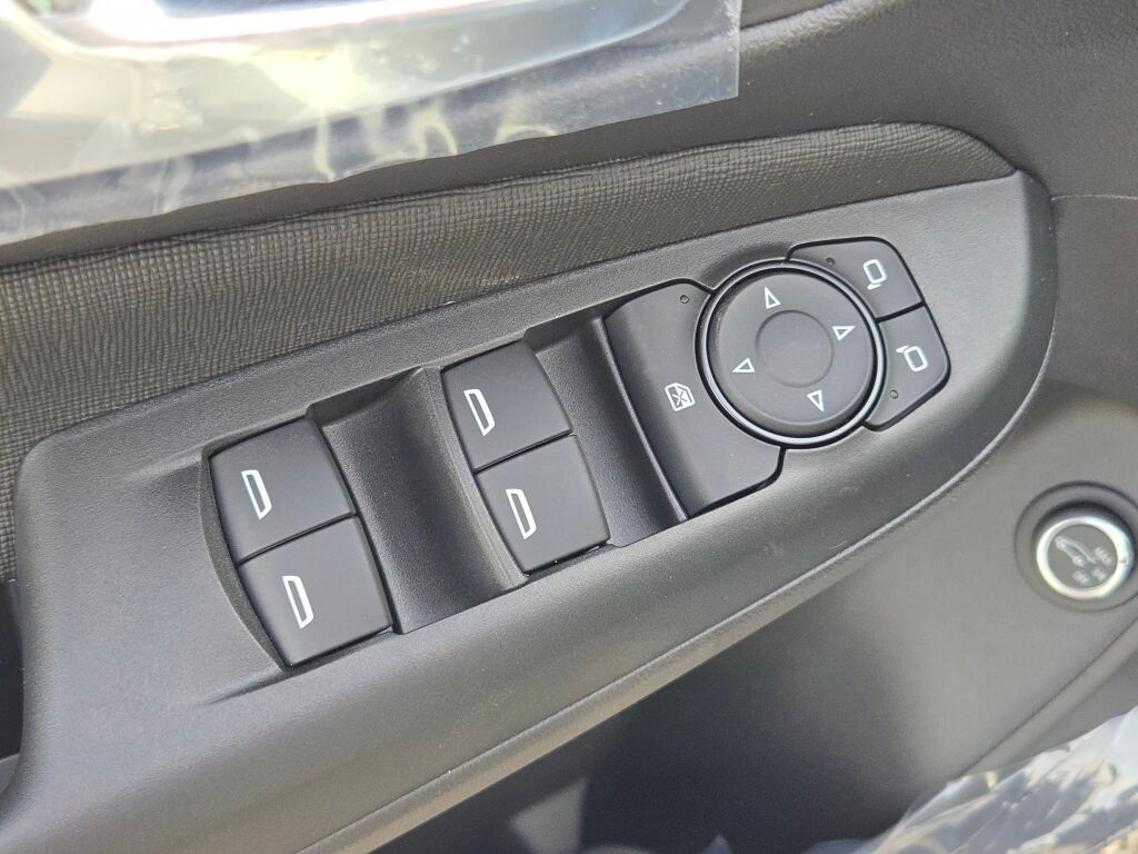 Vehicle image 22 of 32