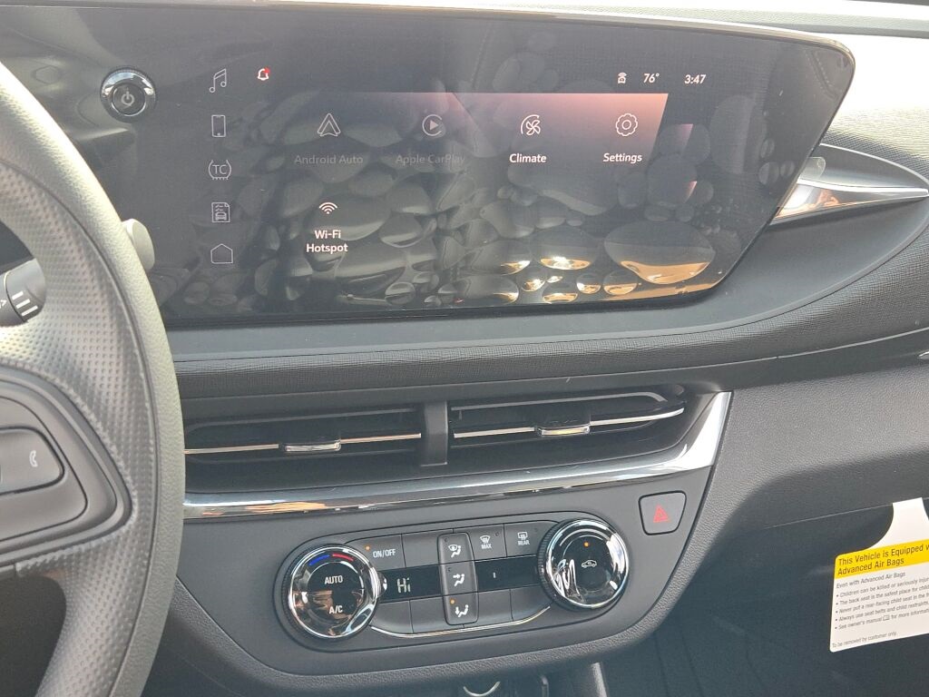 Vehicle image 27 of 32