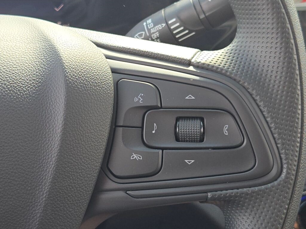 Vehicle image 30 of 32