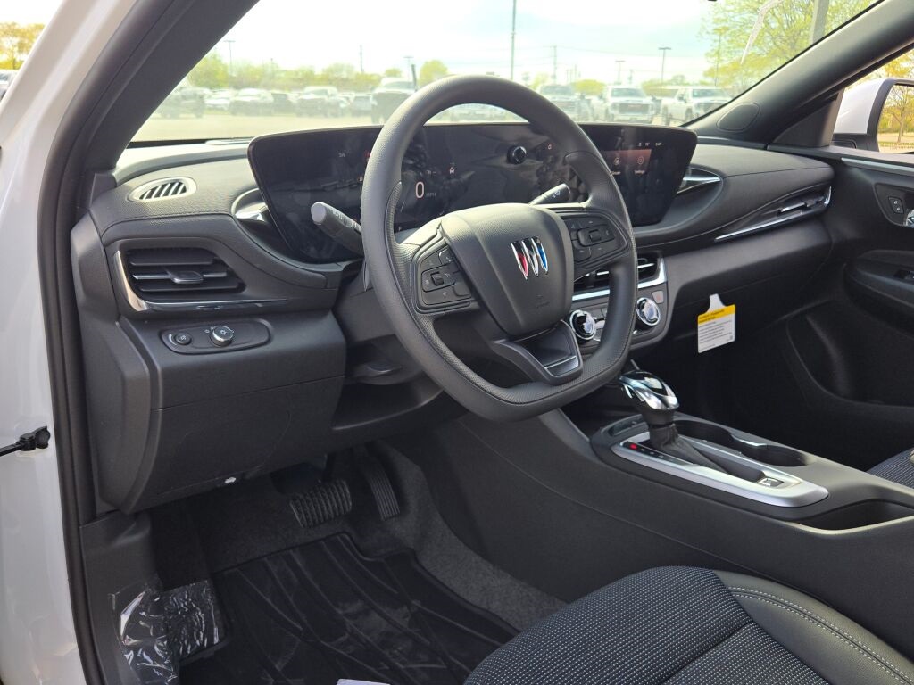Vehicle image 23 of 32