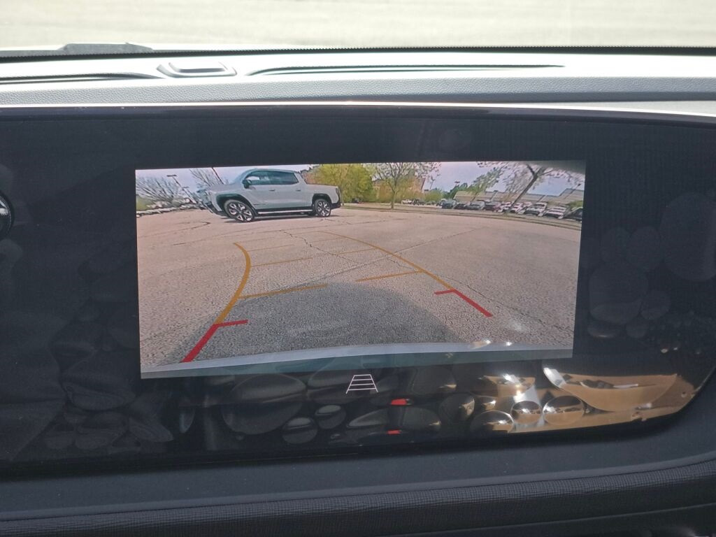 Vehicle image 28 of 32